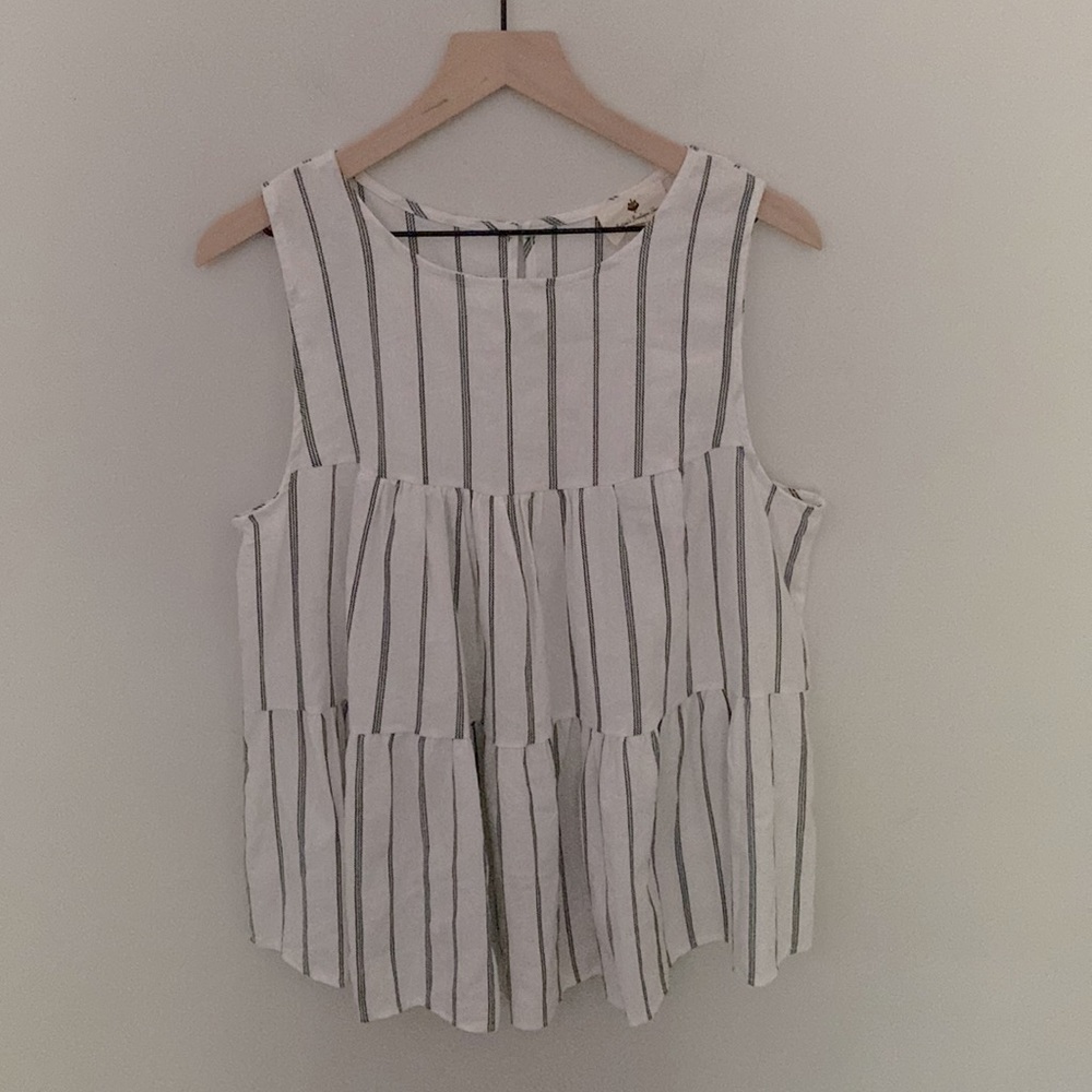 Betsey’s Boutique Shop Size M Striped Sleeveless Top